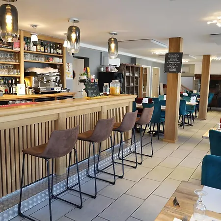 Le Relais De Poste Ally (Cantal)